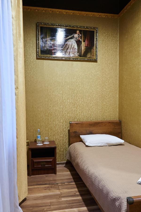 Hotel Royal Poltava Buitenkant foto
