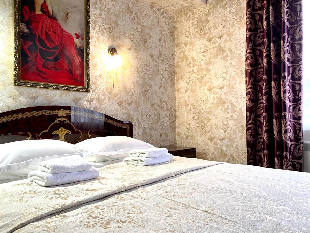 Hotel Royal Poltava Buitenkant foto
