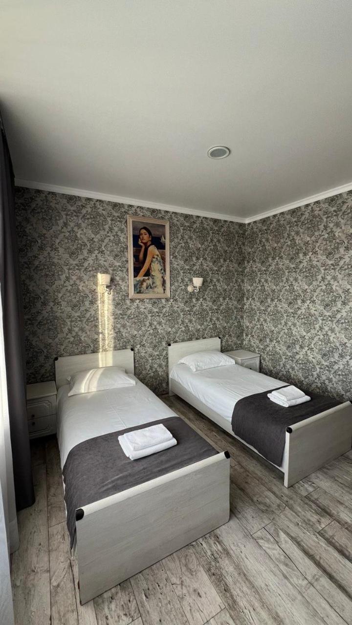 Hotel Royal Poltava Buitenkant foto