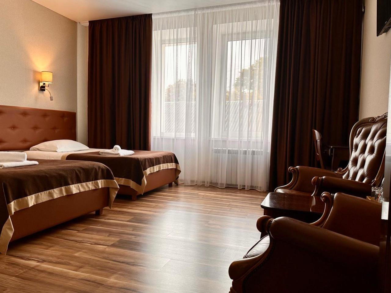 Hotel Royal Poltava Buitenkant foto